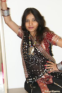 Indian Babe Kavya in her gujarati outfits chania cholie