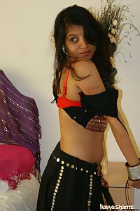 Indian Babe Kavya in her gujarati outfits chania cholie