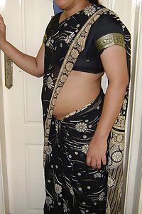 Indian Amateur Wife Shilawati Homemade Nude Pics